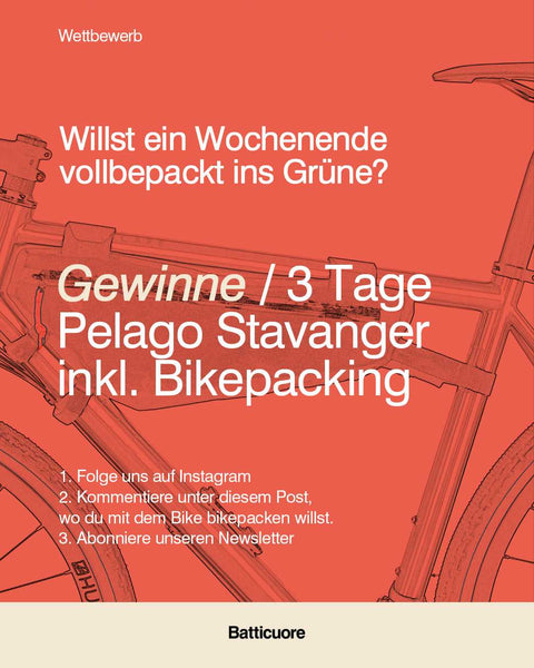 SEO-freundlicher Alt-Text (Deutsch):
Werbegrafik für ein Gewinnspiel mit rotem Fahrrad im Hintergrund; Text wirbt für ein Wochenende mit Bikepacking und 3 Tagen Pelago Stavanger; Teilnahme über Instagram-Kommentare.