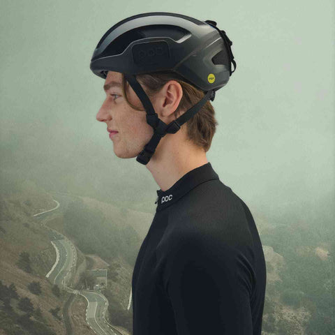 POC Omne Ultra MIPS Helm seitlich