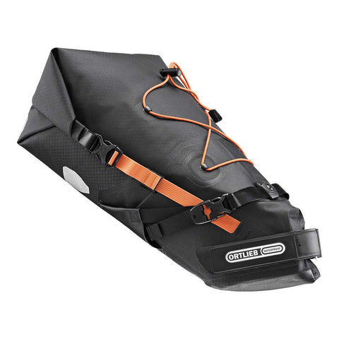 Ortlieb Seat-Pack Saddle Bag 16.5L in Schwarz mit Rollverschluss und Kompressionsventil, ideal für Bikepacking und Gravelbikes.