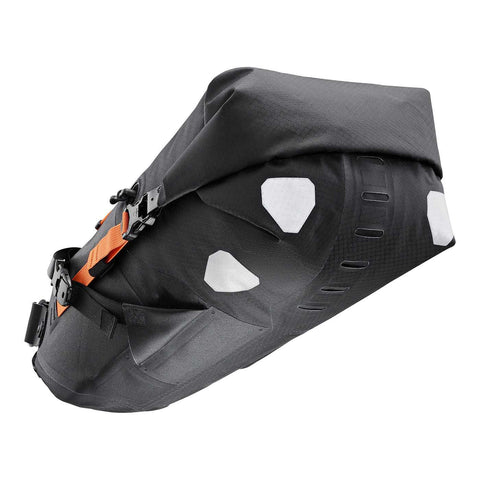 Unterseite der Ortlieb Seat-Pack Saddle Bag 11L mit reflektierenden Flächen und abriebfestem Material für maximale Sichtbarkeit.