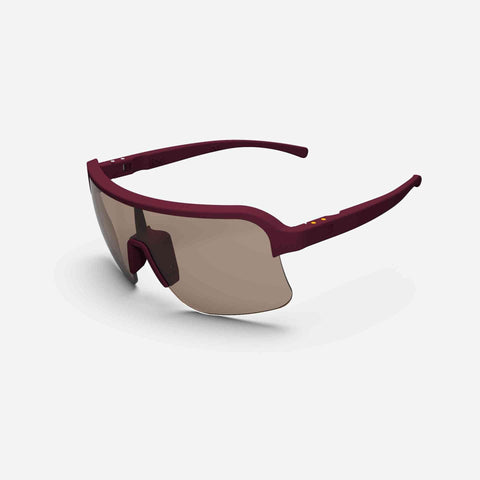 Seitliche Ansicht der Ileve N°4 Lite Fahrradbrille in Bordeaux, zeigt das leichte Halbrahmen-Design mit ergonomisch geformten Bügeln.