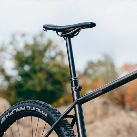 Sattel und Sattelstütze des Sour Pasta Party Bikes, ergonomisch für lange Bikepacking-Touren.