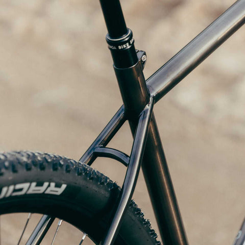 Rahmenverbindung am Sour Pasta Party Bike, stabile Konstruktion für Abenteuer und Bikepacking.