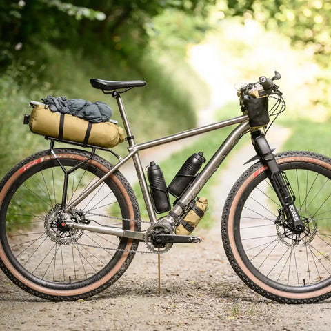 Stabilisierte Gepäckträger-Tasche für Zelt und Schlafsack